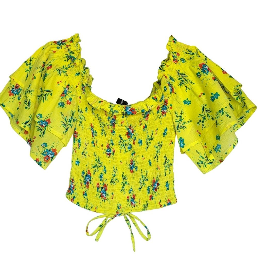 Iky & Me Elastic crop top with Ruffle Sleeves. Size M